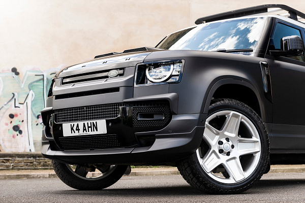 Фото дисков Kahn Mondial Retro RS Серебро на Land Rover Defender II
