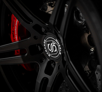 Фото дисков Strasse Wheels SP5R Deep Concave Duoblock на Chevrolet Corvette C7