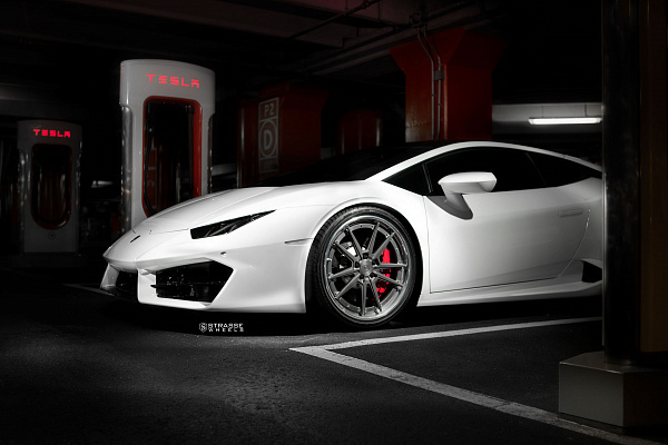 Фото дисков Strasse Wheels SV1 Deep Concave FS Другой цвет на Lamborghini Huracan