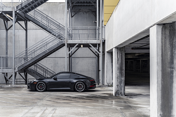 Фото дисков Strasse Wheels SV5 Deep Concave FS Черный сатин на Porsche 911 VIII