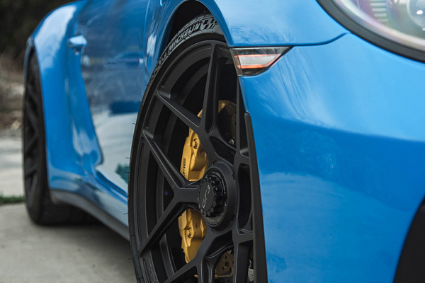 Фото дисков Brixton Forged PF7 Сатиновый темный лак на Porsche 911 VII