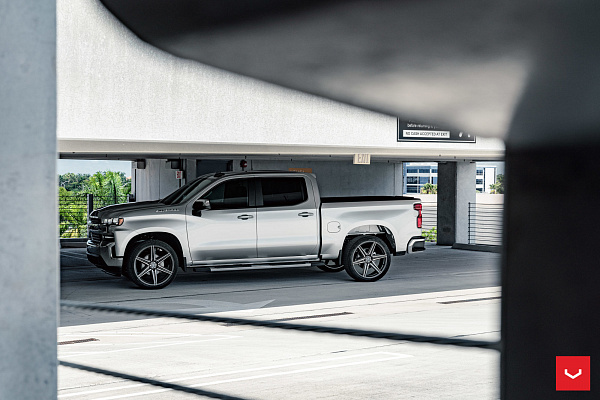 Фото дисков Vossen HF6-2 Алмазная проточка на Chevrolet Silverado IV