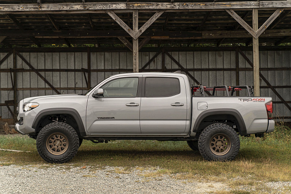 Фото дисков Black Rhino STADIUM  на Toyota Tacoma III