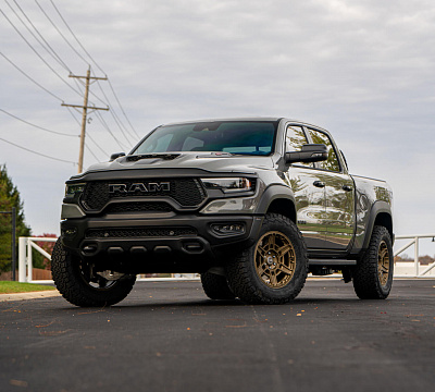 Фото дисков HRE FT1 на Ram 1500 V
