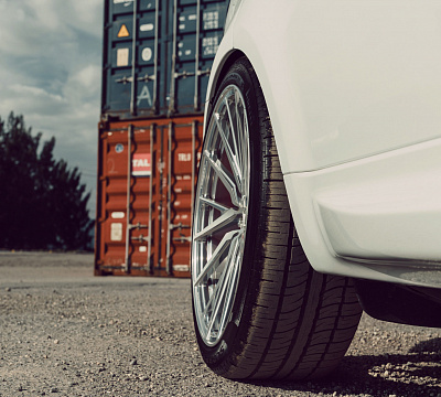 Фото дисков Vossen M-X4T на Land Rover Range Rover Sport II