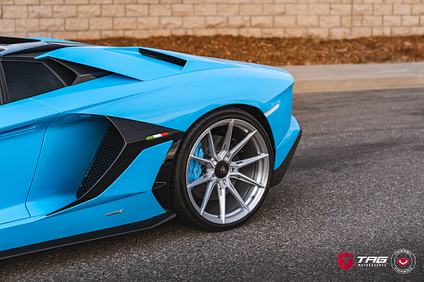 Фото дисков Vossen EVO-2R Глянцевый лак на Lamborghini Aventador