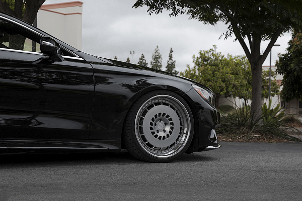 Фото дисков Rotiform CCV Матовый графит на Mercedes-Benz S-Class (W222, C217)
