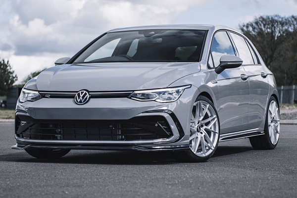 Фото дисков Bola FLR Сатиновый лак на Volkswagen Golf VIII