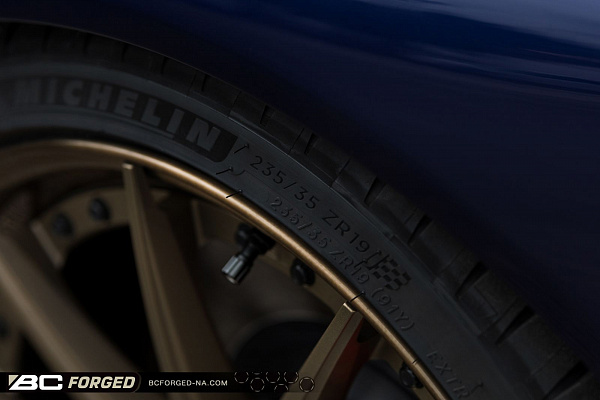 Фото дисков BC Forged HCA210 Сатиновая бронза на Porsche 911 VI