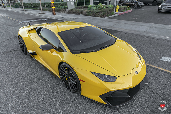 Фото дисков Vossen EVO-6T Черный глянец на Lamborghini Huracan
