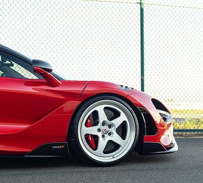 Фото дисков HRE 527 на McLaren 720S