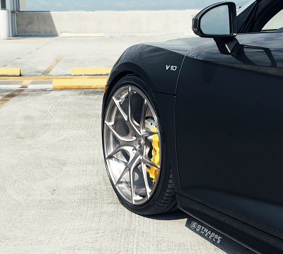 Фото дисков Strasse Wheels SM5R Deep Concave Monoblock на Audi R8 (4S)