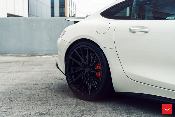 Фото дисков Vossen HF-4T Черный глянец на Mercedes-Benz AMG GT I