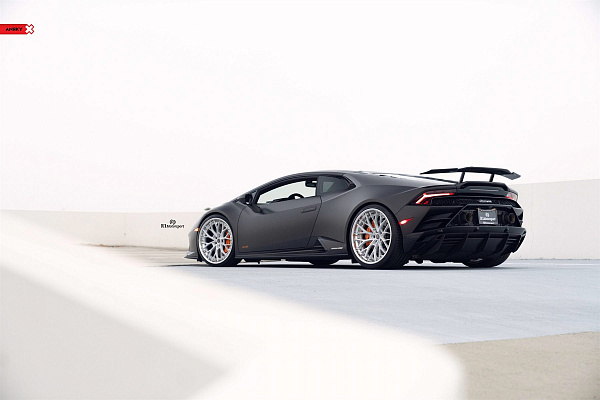 Фото дисков Anrky AN30 Глянцевый лак на Lamborghini Huracan