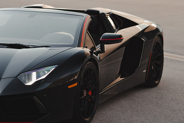 Фото дисков Brixton Forged PF10-RS Черный глянец на Lamborghini Aventador