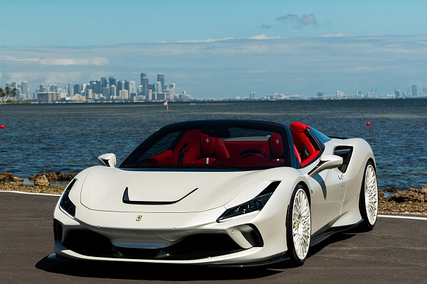 Фото дисков Anrky RS7.3 Белый сатин на Ferrari F8