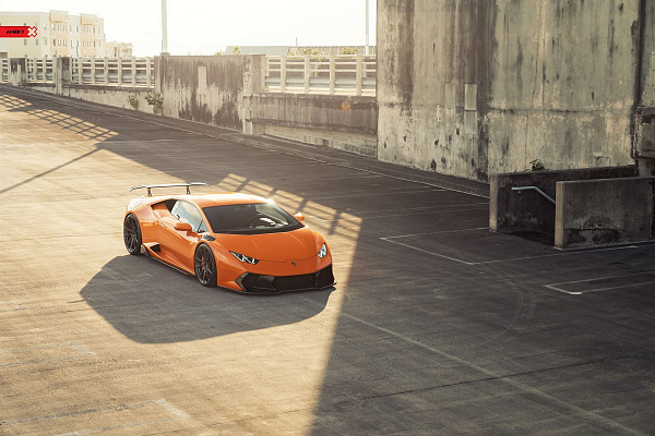 Фото дисков Anrky AN13 Глянцевый темный лак на Lamborghini Huracan