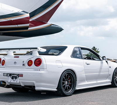 Фото дисков Strasse Wheels R10 Competition на Nissan GT-R