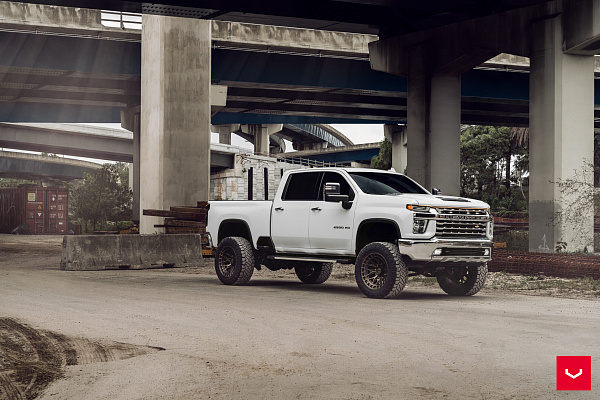 Фото дисков Vossen HFX-1 (8-Lug) Сатиновая бронза на Chevrolet Silverado IV