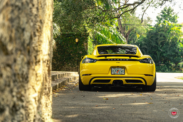Фото дисков Vossen CG-210 Сатиновый графит на Porsche Cayman III