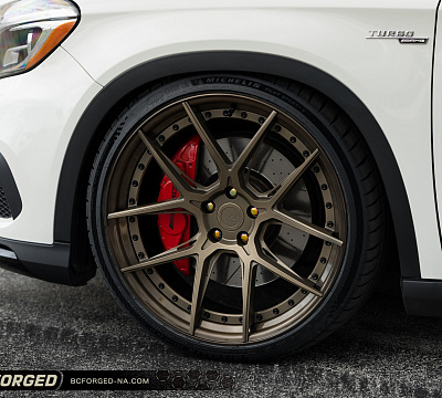 Фото дисков BC Forged HCA381 на Mercedes-Benz GLA (X156)