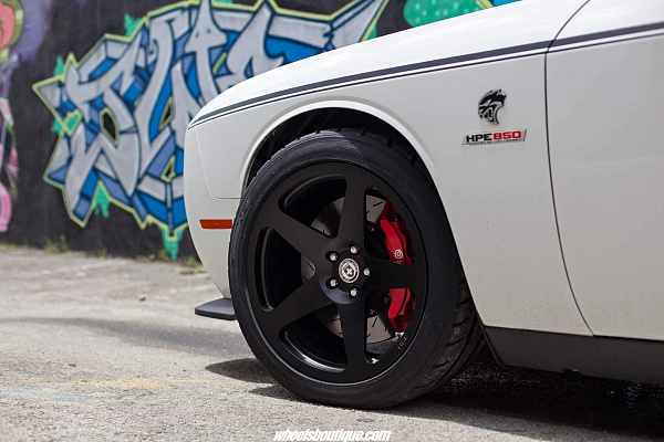 Dodge Challenger SRT Hellcat