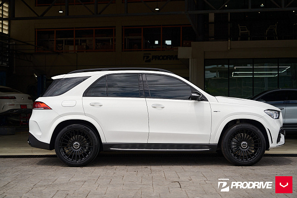 Фото дисков Vossen HF-8 Черный глянец на Mercedes-Benz GLE II