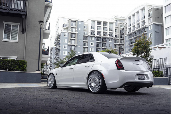 2020 Chrysler 300C S