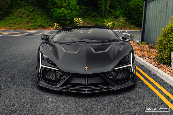 Фото дисков NOVITEC NL4 Черный глянец на Lamborghini Revuelto