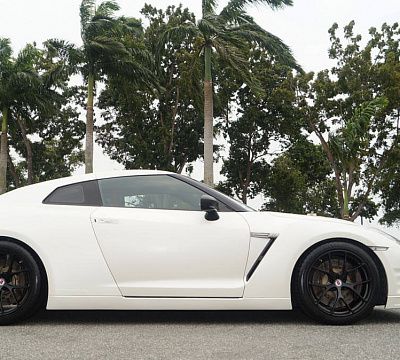 Фото дисков HRE P101 на Nissan GT-R