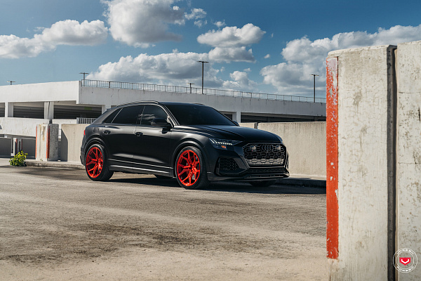 Фото дисков Vossen EVO-3 Красный глянец на Audi Q8