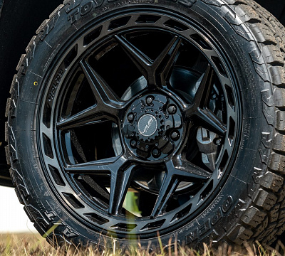 Фото дисков 4PLAY 4P55 на Chevrolet Silverado IV