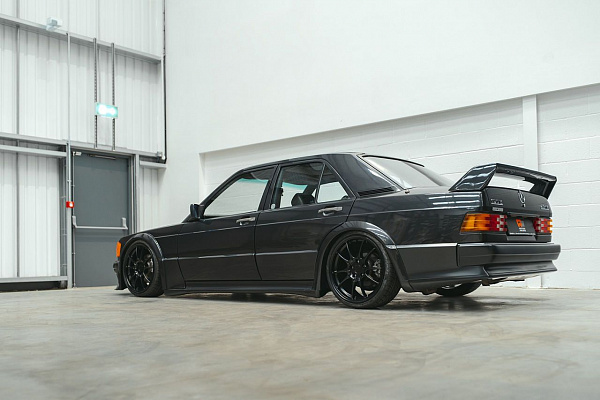 Фото дисков Motegi Racing MF412 SS5 Черный глянец на Mercedes-Benz E-Class (W124)