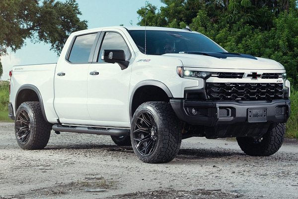 Фото дисков 4PLAY 4P83 Черный глянец на Chevrolet Silverado IV