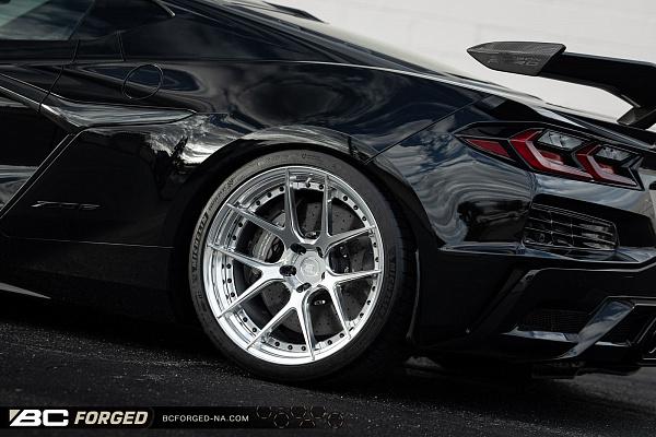 Фото дисков BC Forged HCS02 Полированный лак на Chevrolet Corvette C8