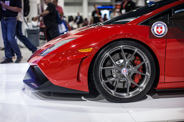 Фото дисков HRE P101 Глянцевый темный лак на Lamborghini Gallardo