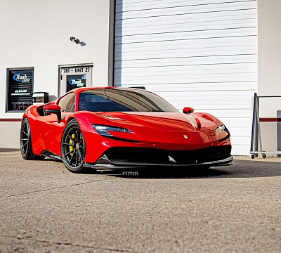 Фото дисков Savini SV10 на Ferrari SF90