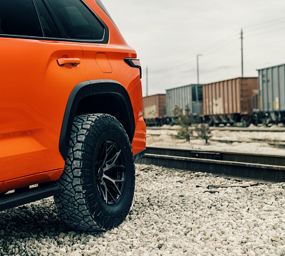 Фото дисков Vossen HF6-4 на Toyota Sequoia III
