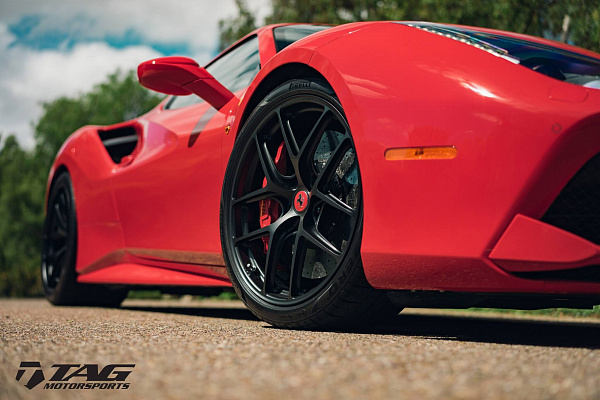 Фото дисков HRE R101 Lightweight Черный сатин на Ferrari 488