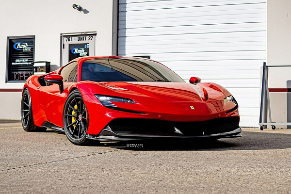Фото дисков Savini SV10 Другой цвет на Ferrari SF90