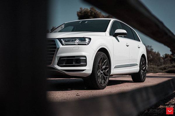 Фото дисков Vossen HF-2 Сатиновый графит на Audi Q7 (4M)