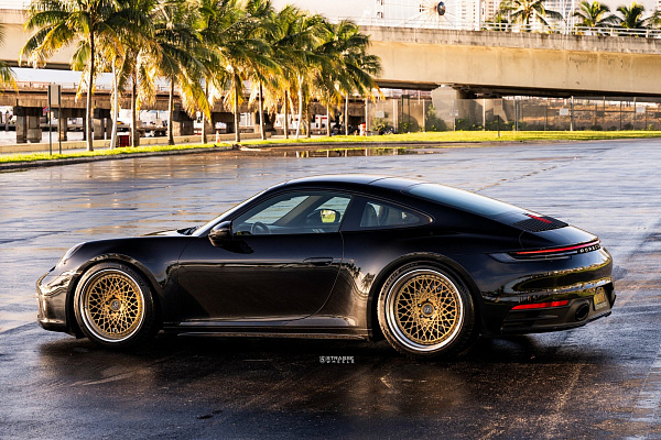 Фото дисков Strasse Wheels SC20 Track Сатиновое золото на Porsche 911 VIII