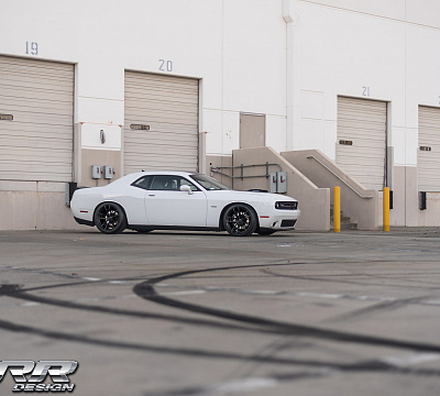 Фото дисков MRR M392 на Dodge Challenger III