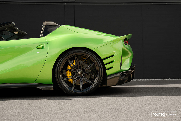 Фото дисков NOVITEC NF11 Черный глянец на Ferrari 812