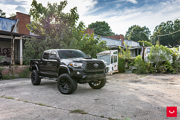 Фото дисков Vossen HF6-4 Черный глянец на Toyota Tacoma III