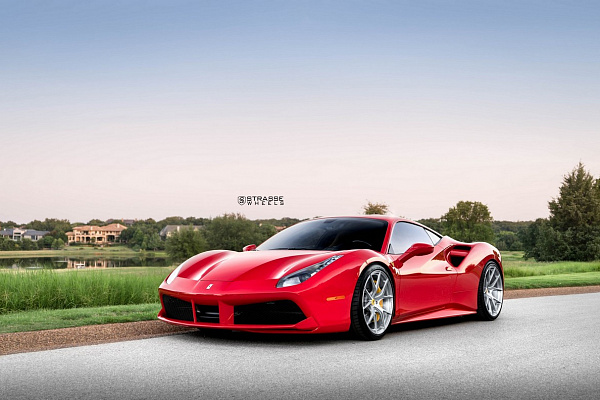 Фото дисков Strasse Wheels SM5R Deep Concave Monoblock Глянцевый лак на Ferrari 488
