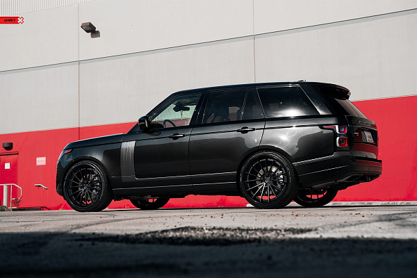Фото дисков Anrky AN39 Черный глянец на Land Rover Range Rover IV