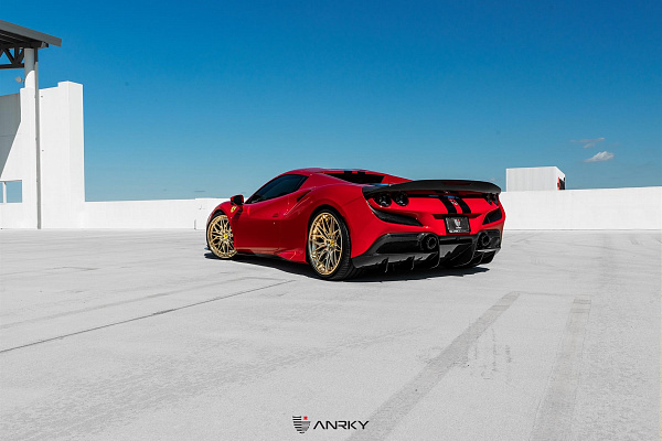 Фото дисков Anrky S3-X1 Глянцевое золото на Ferrari F8