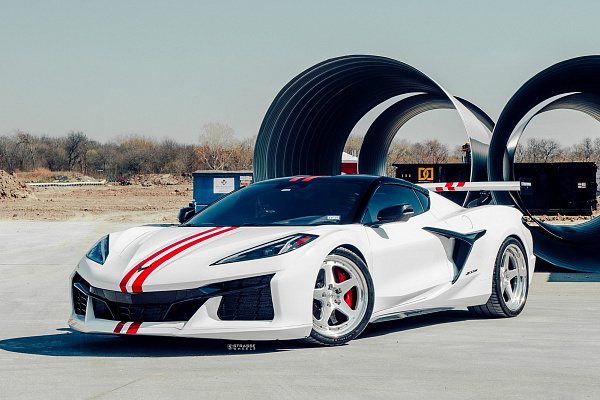 Фото дисков Strasse Wheels S5 Track Глянцевый лак на Chevrolet Corvette C8