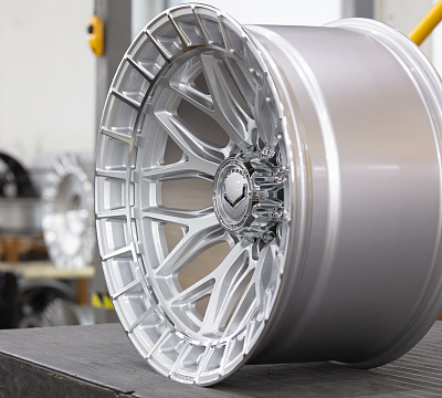 Vossen HFX-1 (8-Lug)